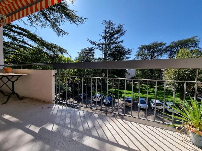 Appartement - 86 m² - 5 pièces