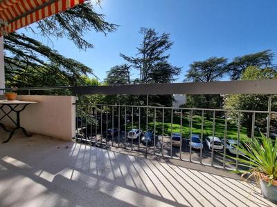 Appartement - 86 m² - 5 pièces