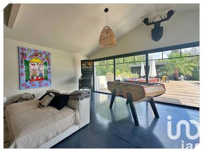 Maison - 250 m² - 7 pièces