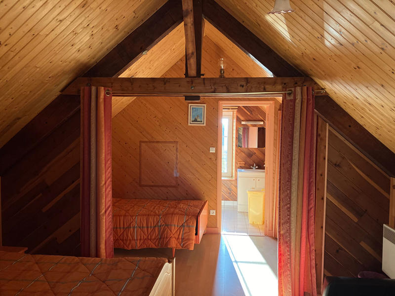 Maison - 180 m² - 9 pièces