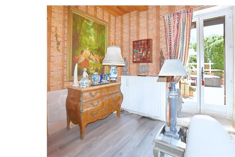 Maison - 200 m² - 8 pièces