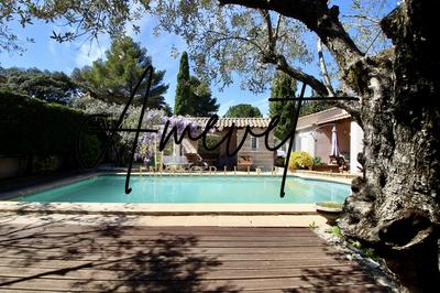 Maison traditionnelle - 140 m² - 7 pièces