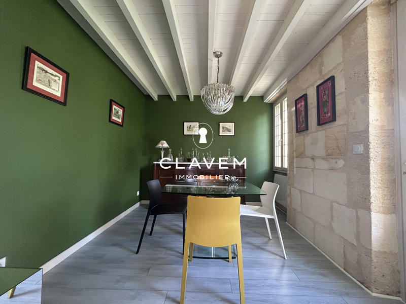 Maison - 208 m² - 7 pièces