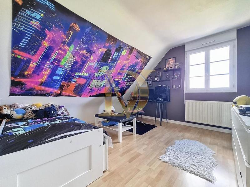 Propriété - 245 m² - 11 pièces