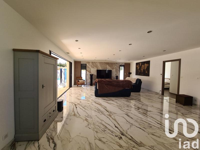 Maison - 250 m² - 7 pièces