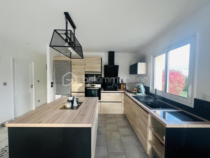 Pavillon - 193 m² - 8 pièces