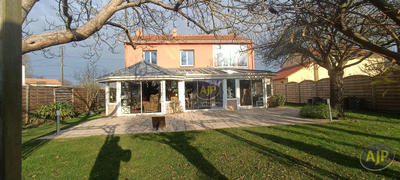 Maison - 193 m² - 8 pièces