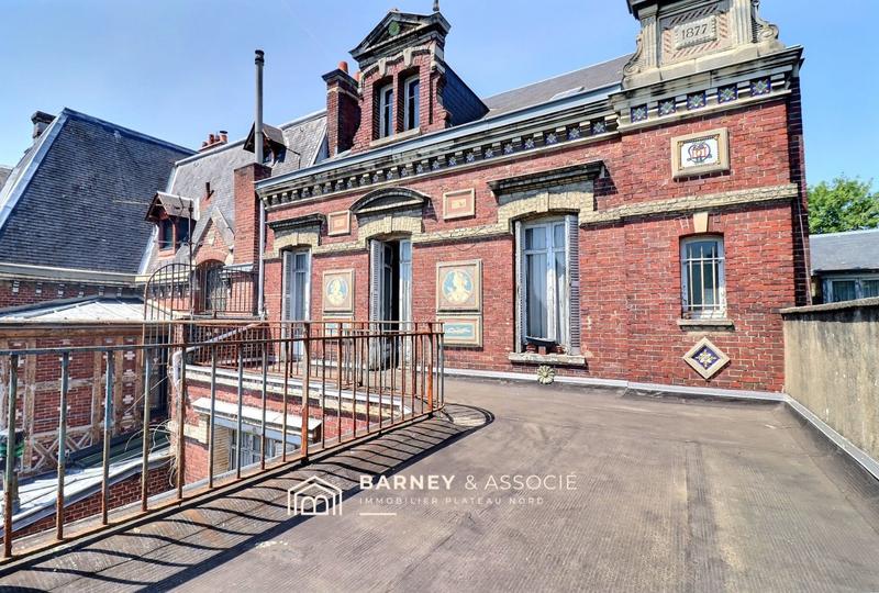 Maison - 367 m² - 13 pièces