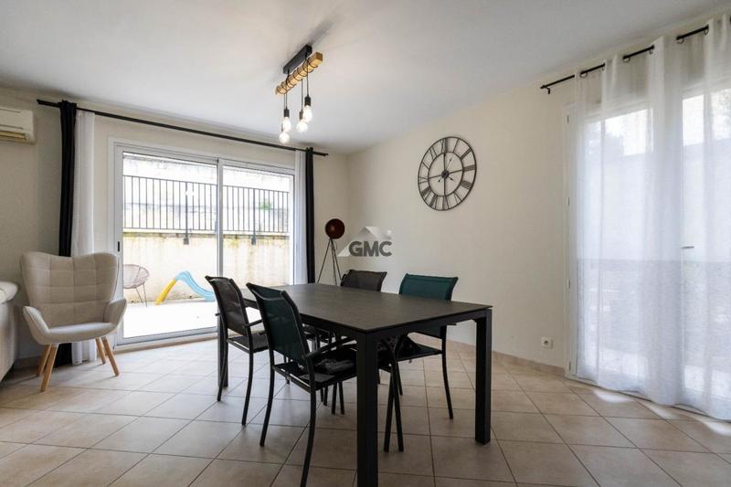 Villa - 100 m² - 5 pièces