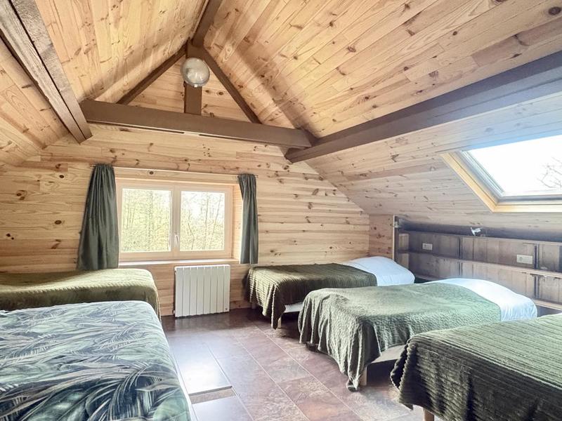 Maison - 245 m² - 40 pièces