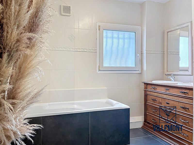 Villa - 211 m² - 7 pièces