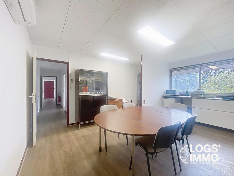 Bureau - 150 m² - 7 pièces