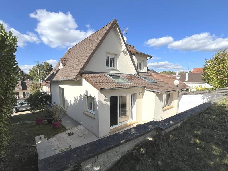 Maison - 110 m² - 6 pièces
