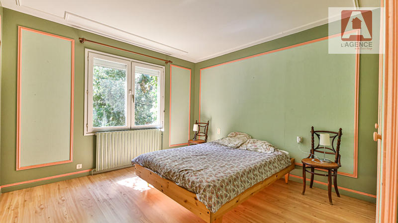 Maison - 233 m² - 8 pièces