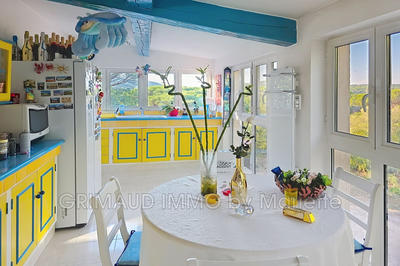 Maison - 170 m² - 6 pièces