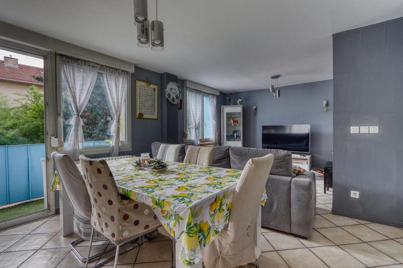 Appartement - 80 m² - 5 pièces