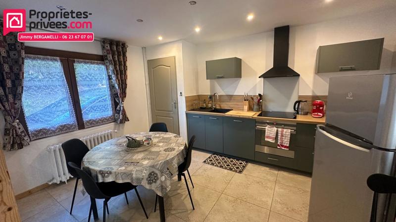 Maison - 320 m² - 9 pièces