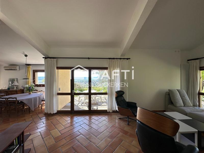 Maison - 191 m² - 8 pièces