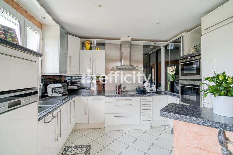 Villa - 137 m² - 6 pièces