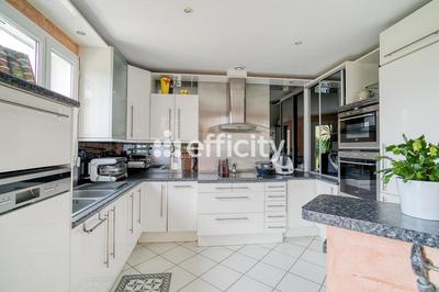 Villa - 137 m² - 6 pièces