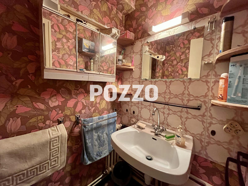 Maison - 250 m² - 12 pièces