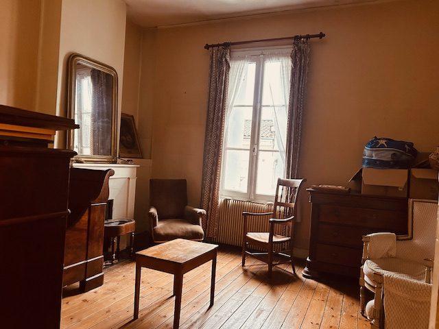 Maison ancienne - 184 m² - 8 pièces