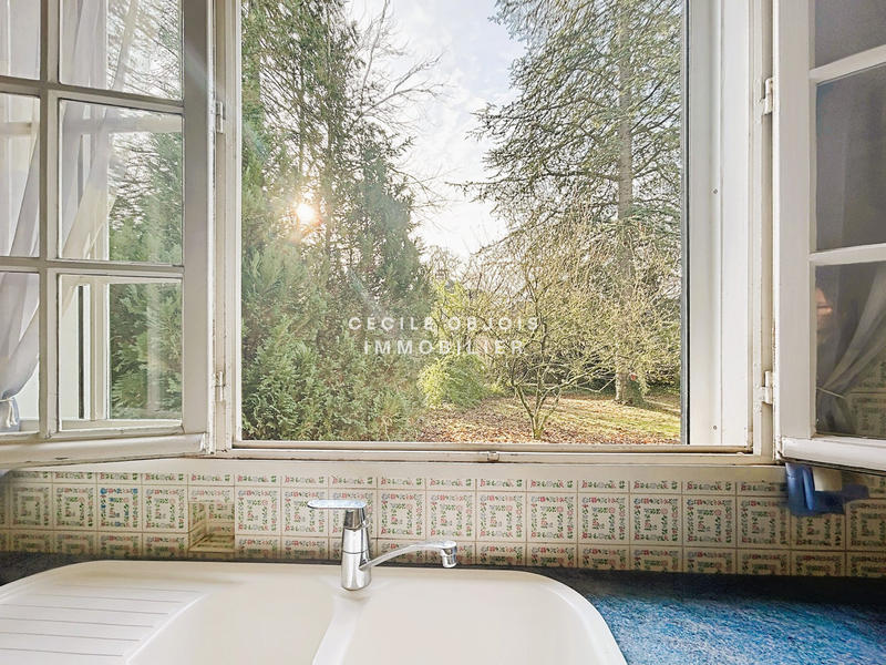 Maison - 201 m² - 7 pièces