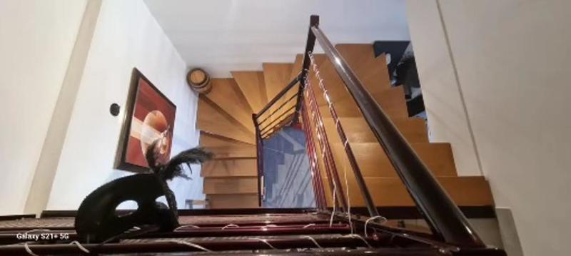 Maison - 206 m² - 7 pièces