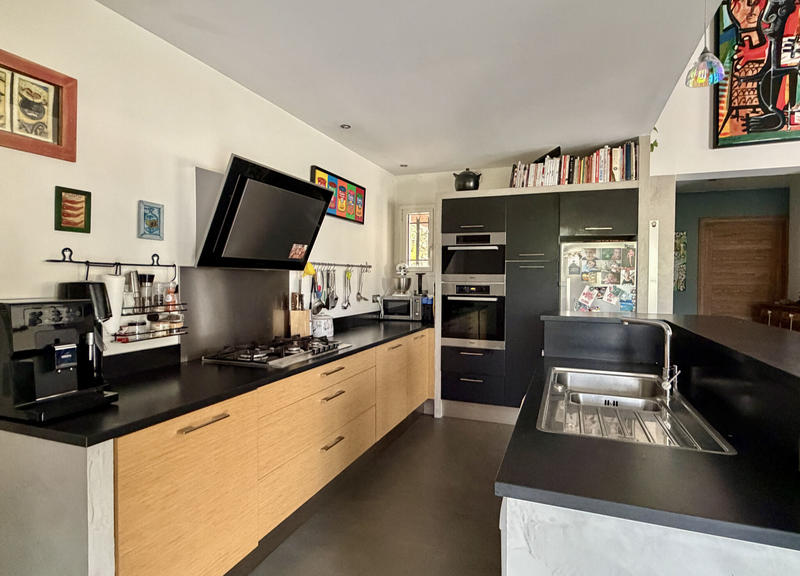 Villa - 180 m² - 6 pièces