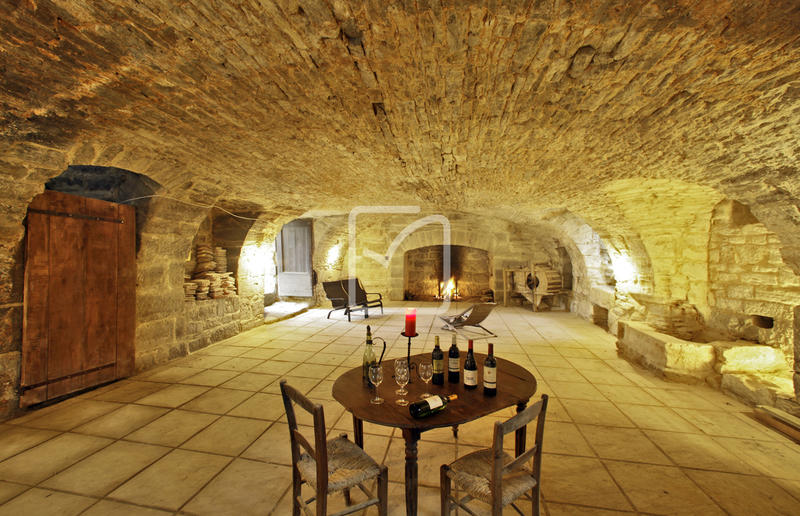 Maison - 1 100 m² - 20 pièces