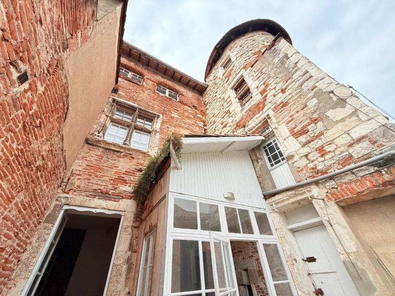 Appartement ancien - 86 m² - 2 pièces