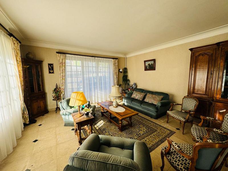 Maison - 264 m² - 9 pièces