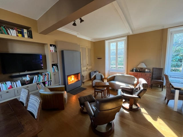 Maison - 200 m² - 9 pièces