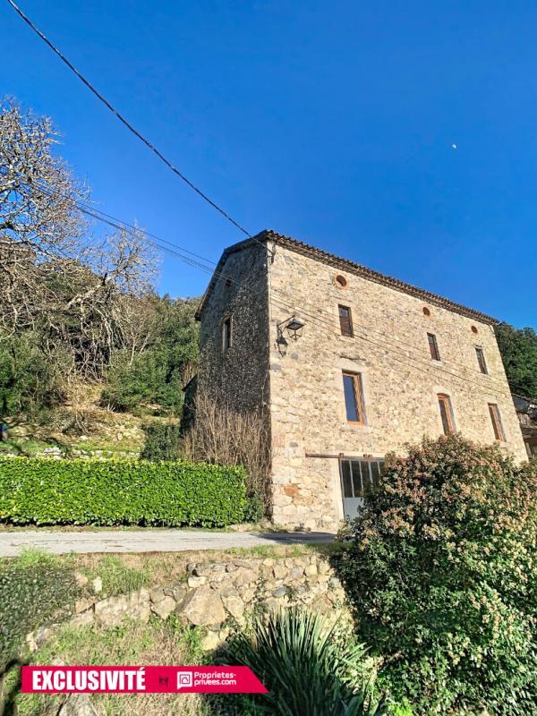 Maison - 220 m² - 8 pièces