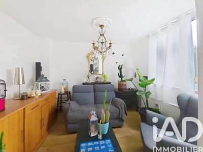 Maison - 97 m² - 6 pièces