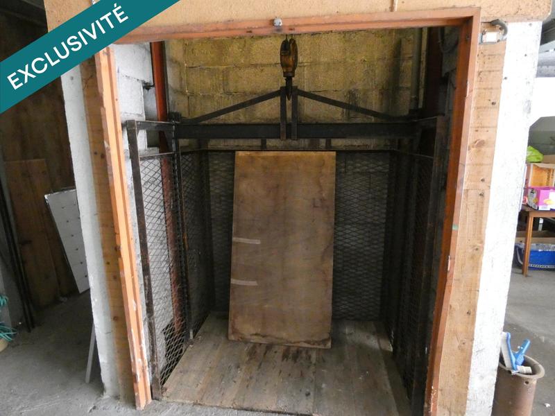 Local commercial - 2 200 m² - 8 pièces