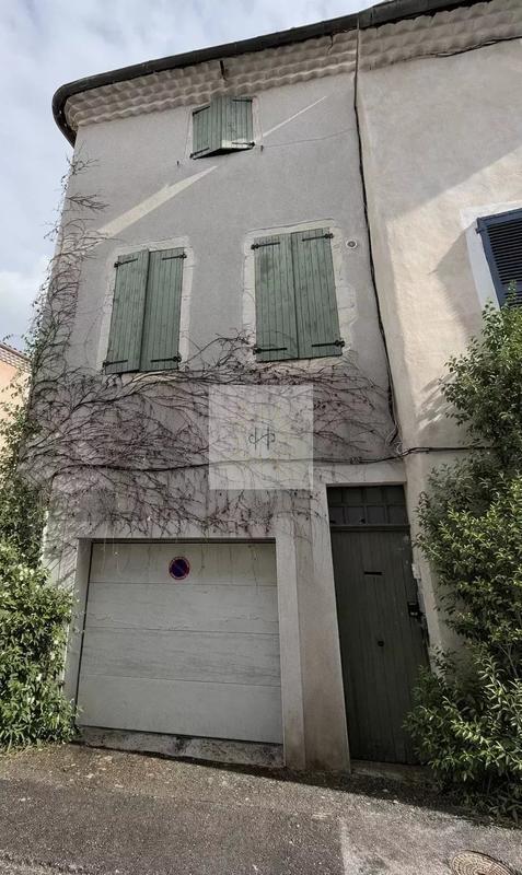 Immeuble - 80 m² - 5 pièces