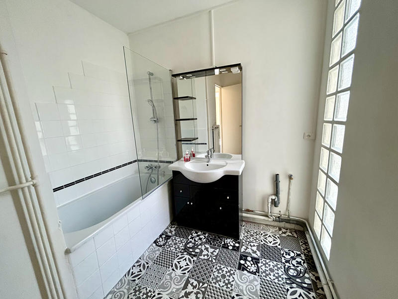 Appartement - 82 m² - 3 pièces