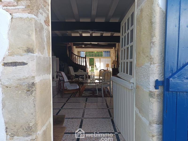 Maison - 215 m² - 7 pièces