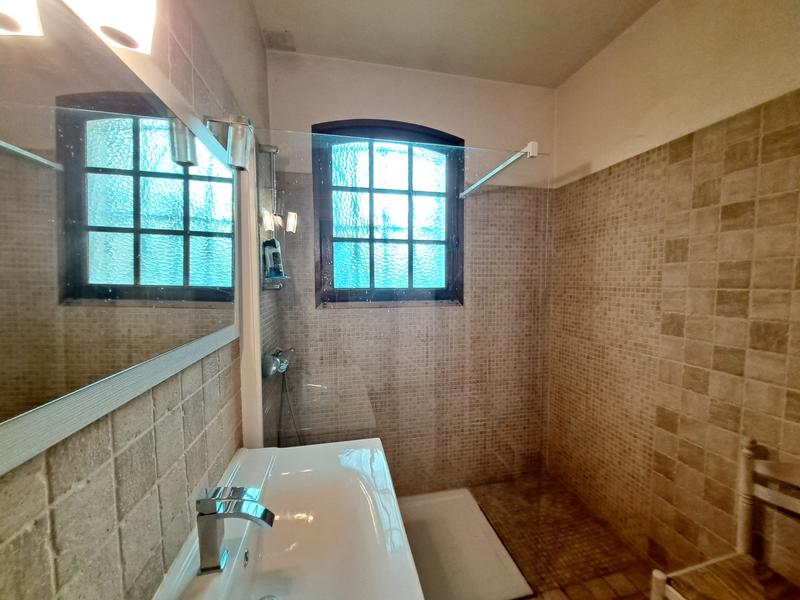 Maison - 224 m² - 9 pièces