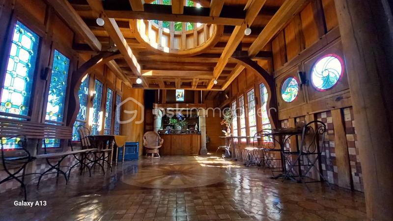 Demeure - 310 m² - 8 pièces