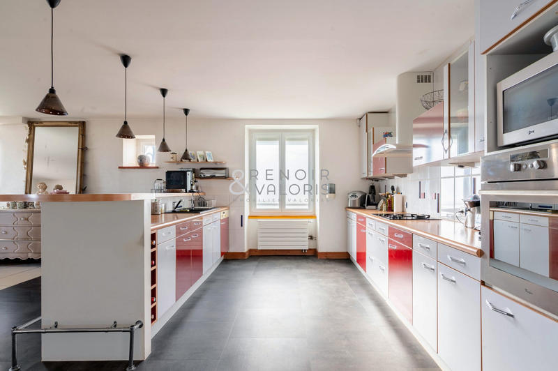 Maison - 395 m² - 10 pièces