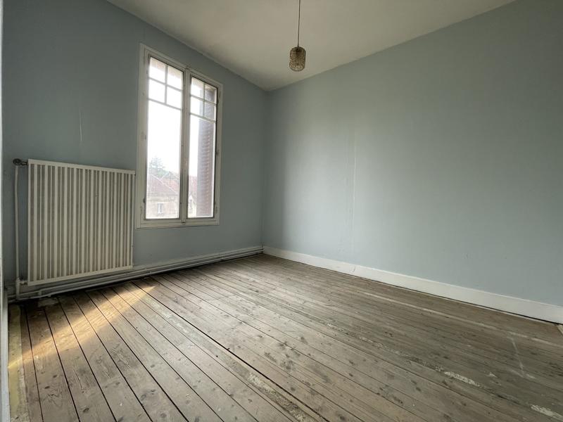 Maison traditionnelle - 184 m² - 11 pièces