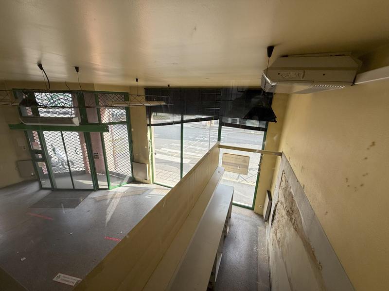 Local d'activités - 73 m²