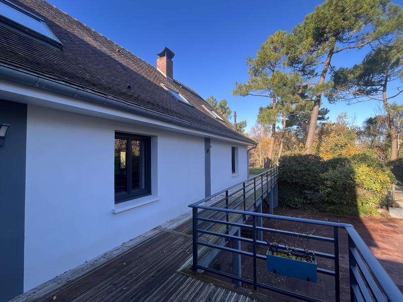 Villa - 400 m² - 10 pièces