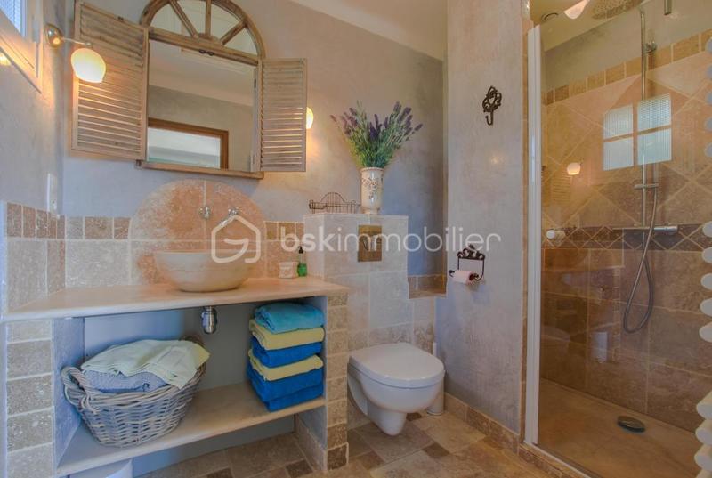 Maison - 292 m² - 7 pièces