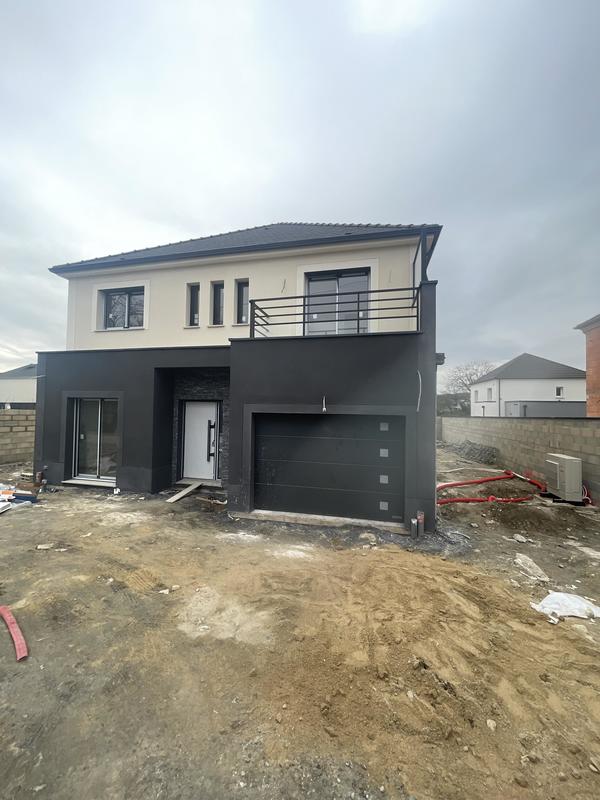 Maison - 140 m² - 5 pièces