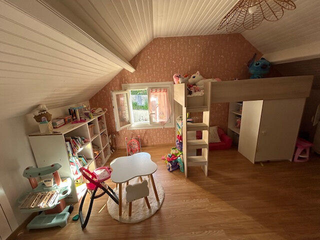 Maison - 93 m² - 5 pièces