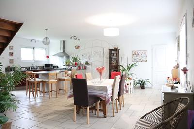 Maison - 144 m² - 6 pièces