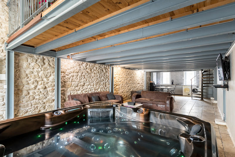 Appartement - 107 m² - 2 pièces